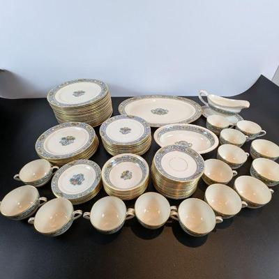 Lot #129 - Lenox The Autumn China Set