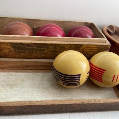 Pool balls 