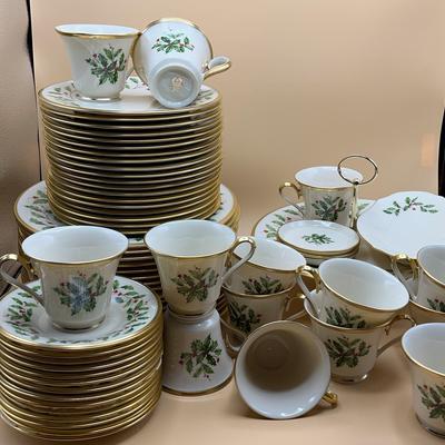 Lenox Holiday Holly & Berry Dishes 