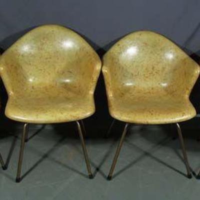 GROUP OF FOUR MID-CENTURY MODERN FIBERGAS CHAIRS