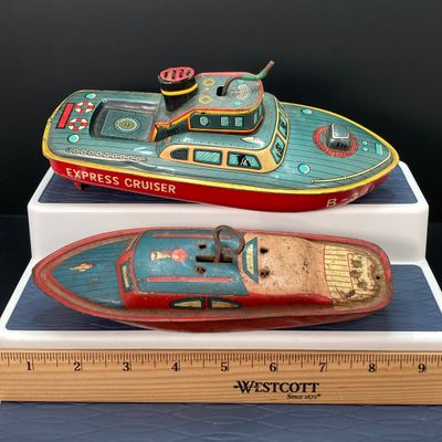 LOT 320: Vintage Tin Litho / Metal Wind-up Boats (Japan / USA)