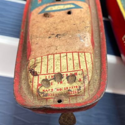LOT 320: Vintage Tin Litho / Metal Wind-up Boats (Japan / USA)
