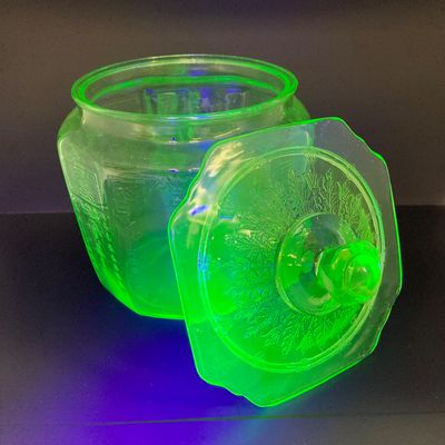 LOT 296: Lidded Uranium Glass Jars