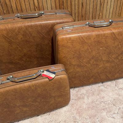 Set Of Vintage American Tourister Suitcases