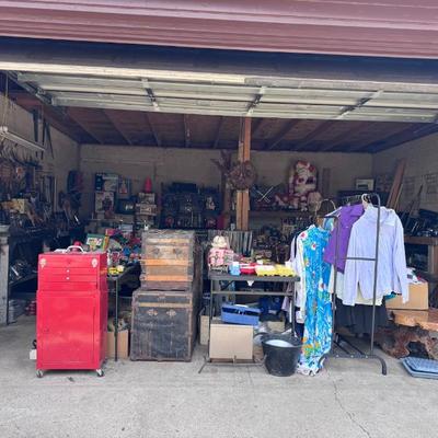Estate sale photo