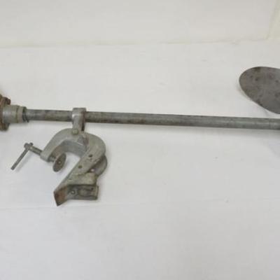 1260	MAN-U-TROLL HAND CRANK BOAT MOTOR, APPROXIMATELY 41 IN H
