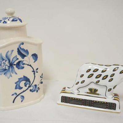 1144	WEDGWOOD WINTHROP CANISTER & WEDGWOOD NOAHS ARK COLLECTION *PANTHER*, TALLEST PIECE APPROZIMATELY 8 IN HIGH
