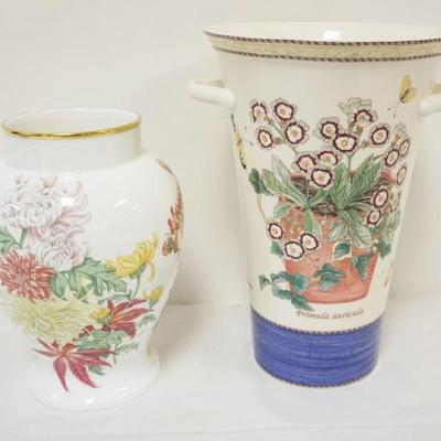 1132	2 WEDGWOOD VASES, THE ROYAL HORTICULTURE SOCIETY & SARAHS GARDEN, TALLEST APPROXIMATELY 10 1/4 IN
