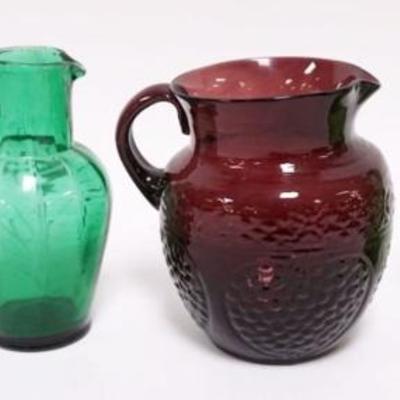 1254	GROUP OF ASSORTED COLORED BLOWN GLASS PITCHERS, TALLEST APPROXIMATELY 6 IN
