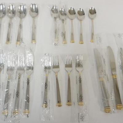 1226	GROUP OF LENOX FLATWARE
