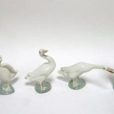 1216	GROUP OF ASSORTED FIGURES INCLUDING LLADROS, ROYAL DOULTON AND BAVARIAN, TALLEST APPROXIMATELY 8 IN H

