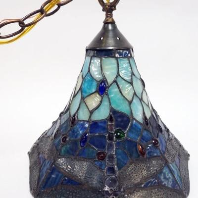 1250	TIFFANY STYLE STAIN GLASS HANGING *DRAGONFLY* LAMP, APPROXIMATELY 14 IN H
