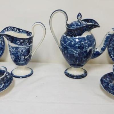 1140	BLUE & WHITE TRANSFER WEDGWOOD INCISED MARK TEAPOT, CREAMER, CUPS & SAUCERS, TALLEST PIECE APPROXIMATELY 7 IN HIGH
