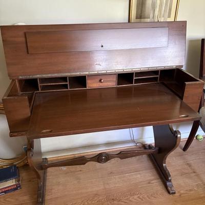 Piano desk opened