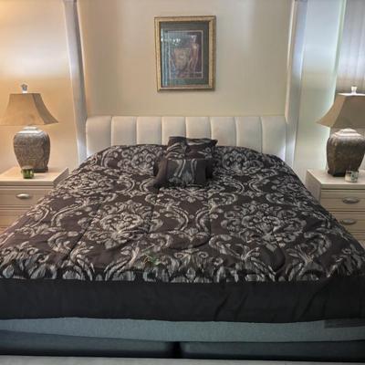 KING 4-POSTER BED
Available for presale.  Please refer to "Presale" information.  TEXT 760-668-0554 to buy