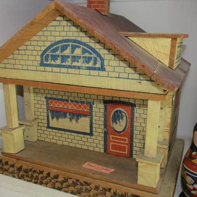 Mason & Packard antique dollhouse