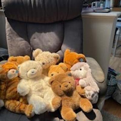 Lot's of stuffed animals!