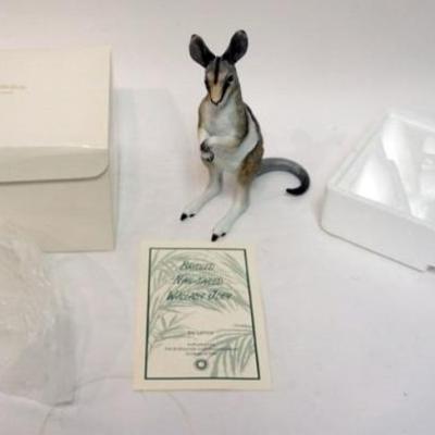 1190	LENOX BRIDLED NAIL-TAILED WALLABY JOEY 1993, SMITHSONIAN, APPROXIMATELY 8 IN HIGH
