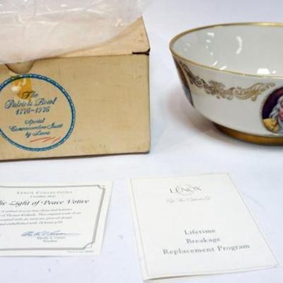 1151	LENOX CHINA *THE PATRIOTS BOWL* APPROXIMATELY 9 1/2 IN X 4 IN

