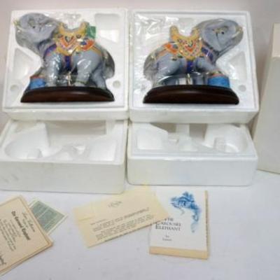 1177	LENOX CHINA *THE CAROUSEL COLLECTION* 2 ELEPHANTS

