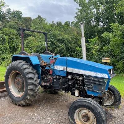 Long Tractor - Runs and Drives - Tires leak - box blade included