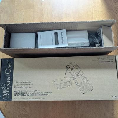 Lot #59 - Pampered Chef Ultimate Mandoline Slicer, Plus Vacuum Sealer