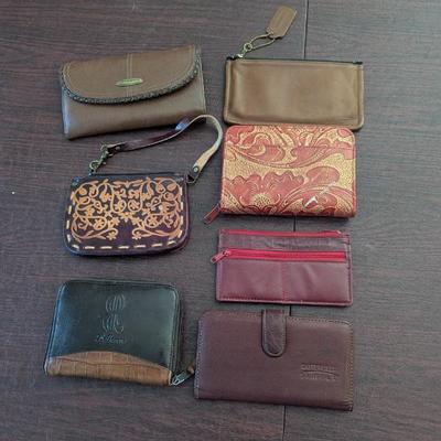 Lot #114 - Assorted Vintage Wallets and Purses Lot.