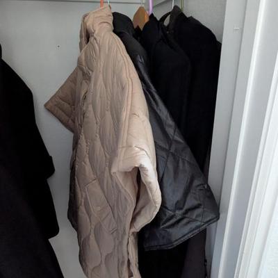 Lot #230 - Women's Coats Size M