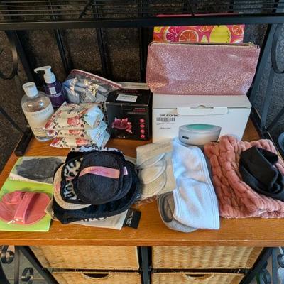 Lot #201 - Makeup, Spa & Facial Care Accessories