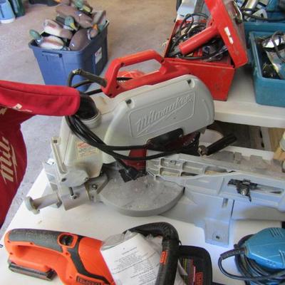 Milwaukee compound miter saw