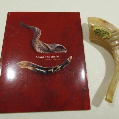 Shofar horn instrument with book