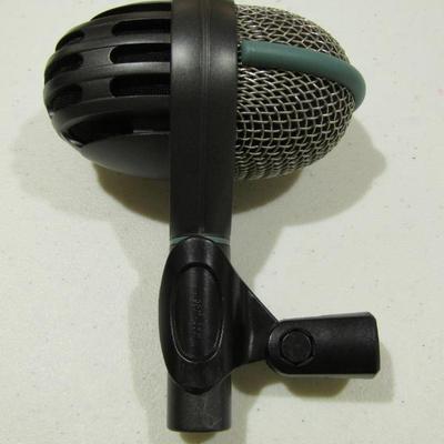 AKG D112 bass drum microphone
