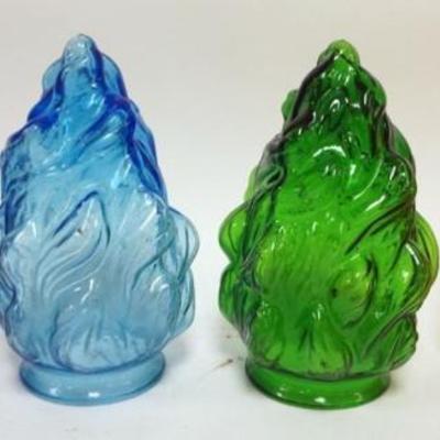 1136	4 COLORED GLASS LAMP SHADES, EACH APPROXIMATELY 8 IN H
