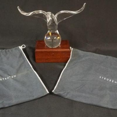 1142	STEUBEN EAGLE ON WALNUT BASE, APPROXIMATELY 12 IN X 10 IN H

