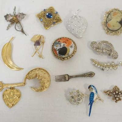 1160	ASSORTMENT OF 15 LADIES DESIGNER PINS, SOME MARKED BY THE MAKER
