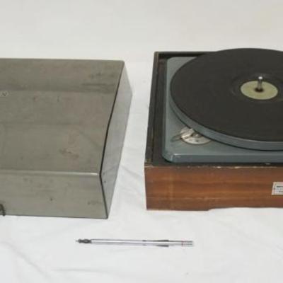 1173B	ELAC MIRACORD 40-4 SPEED TURNTABLE RECORD PLAYER, MISSING DUST COVER HUGE CLIPS, APPROXIMATELY 17 IN X 14 IN X 8 IN HIGH

