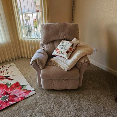 recliner Chair Nice!