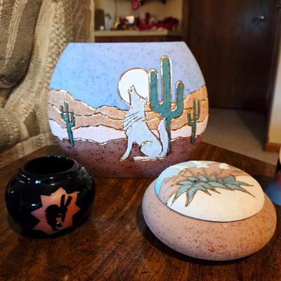 Southwest style pottery 