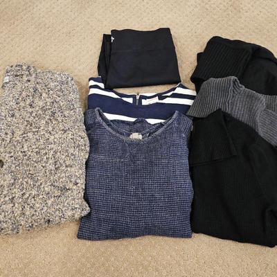 Lot #177 - Women's Sizes XS and S Mixed Clothing Lot