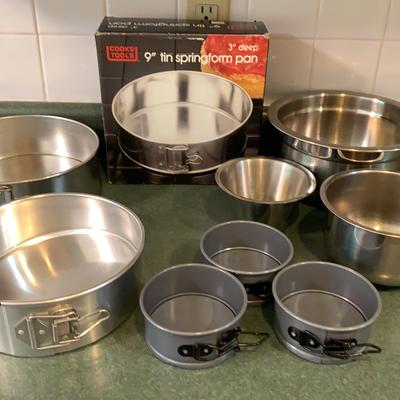 Nest Of Mixing Bowls, Mini Springform Pans And 