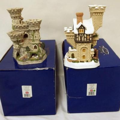 1171	2 DAVID WINTER HAND PAINTED COTTAGES, ST GEORGES CASTLE AND CHRISTMAS CASTLE LTD,  APPROXIMATELY 9  IN H
