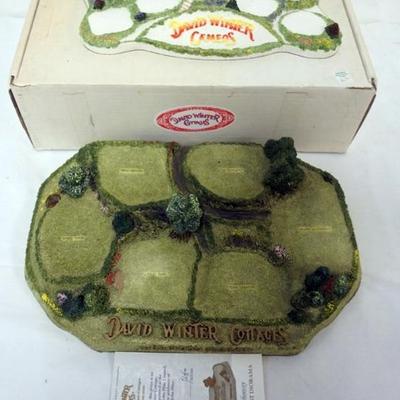 1125	DAVID WINTERS DIORAMAS, CAMEOS AND SHERWOOD FORREST
