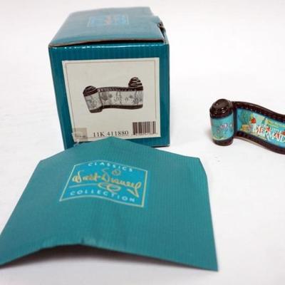 1112	WALT DISNEY CLASSIC COLLECTIONS, OPENING TITLE, THE LITTLE MERMAID, APPROXIMATELY 3 1/4 IN X 2 IN
