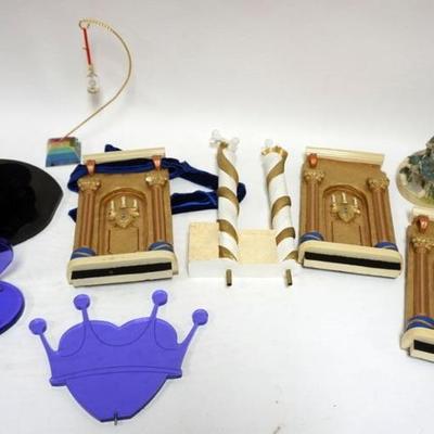 1119	ASSORTED DISNEY GROUP INCLUDING SLEEPING BEAUTY CASTLE, ALADIN LAMP ORNAMENT, STANDS, ETC. SOME PIECES HAVE LOSSES

