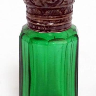 1181	EMERALD GREEN GLASS PERFUME WITH HINGED SILVER LID, APPROXIMATELY 2 1/2 IN H
