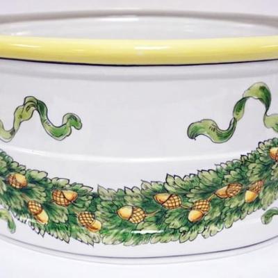 1109	ITALIAN OVAL DOUBLE HANDLED MAJOLICA STYLE PLANTER, APPROXIMATELY 18 IN X 13 IN 
