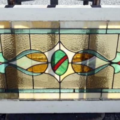 1140	STAIN GLASS WINDOW, APPROXIMATELY 20 IN X 36 IN
