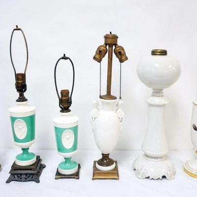 1119	GROUP OF ASSORTED LAMPS, LARGEST APPROXIMATELY 26 IN H

