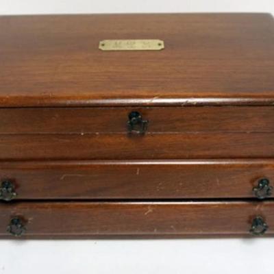 1198	WOOD TABLE TOP JEWELRY CHEST, APPROXIMATELY 15 IN X 10 IN X  8 IN
