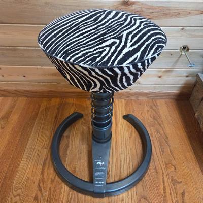 Lot #119 - Aeris Swopper Ergonomic Stool - Dynamic Office Chair for a Healthy Back - Office Stool